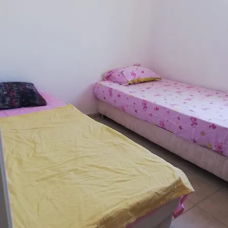 Apartman House With Garden In